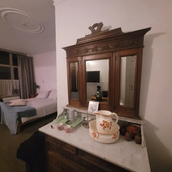Image 7