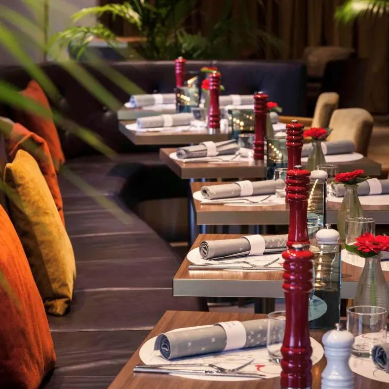 Mercure Hotel Groningen Martiniplaza in Groningen