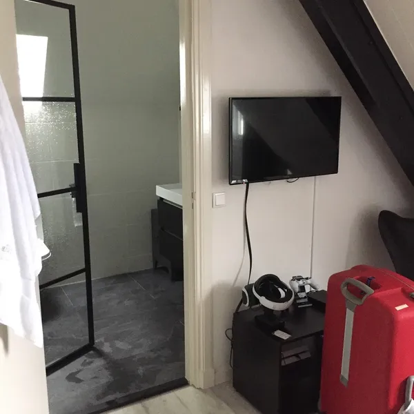Image 4