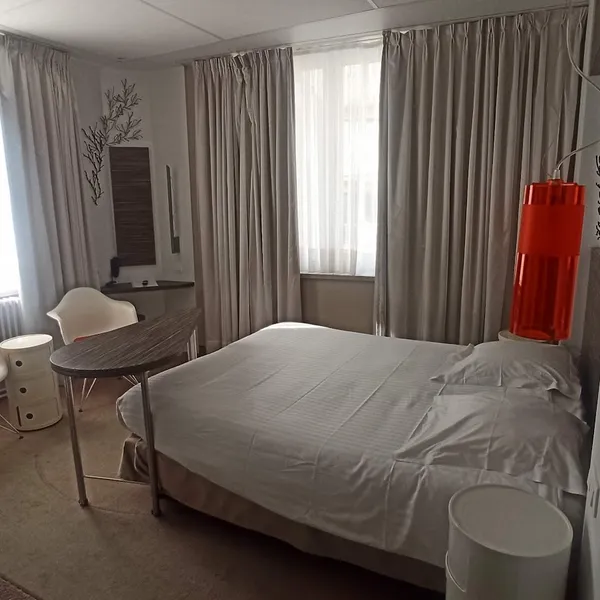 Image 7