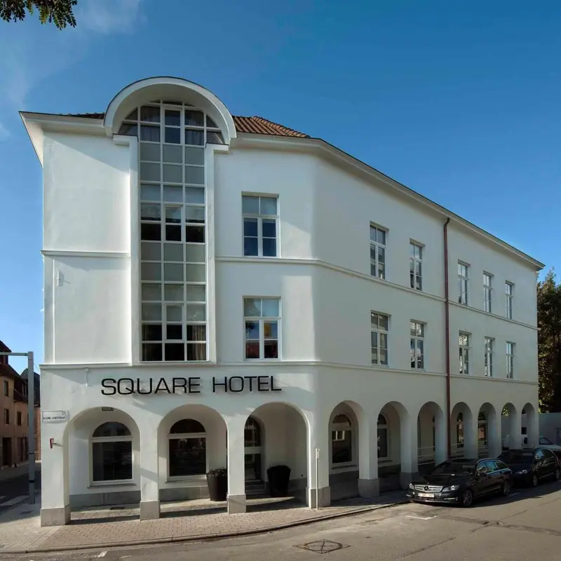 Square hotel