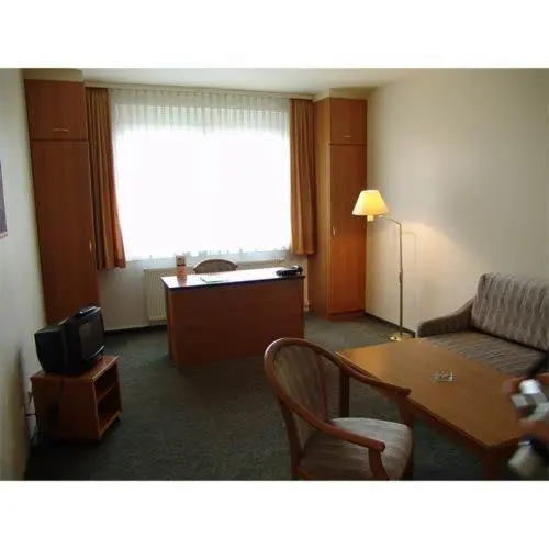 Image 7